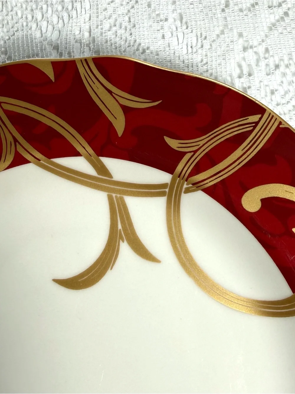 Pier 1 Crimson Chic Red and Gold Scalloped Edge Dinner Plates - Pair